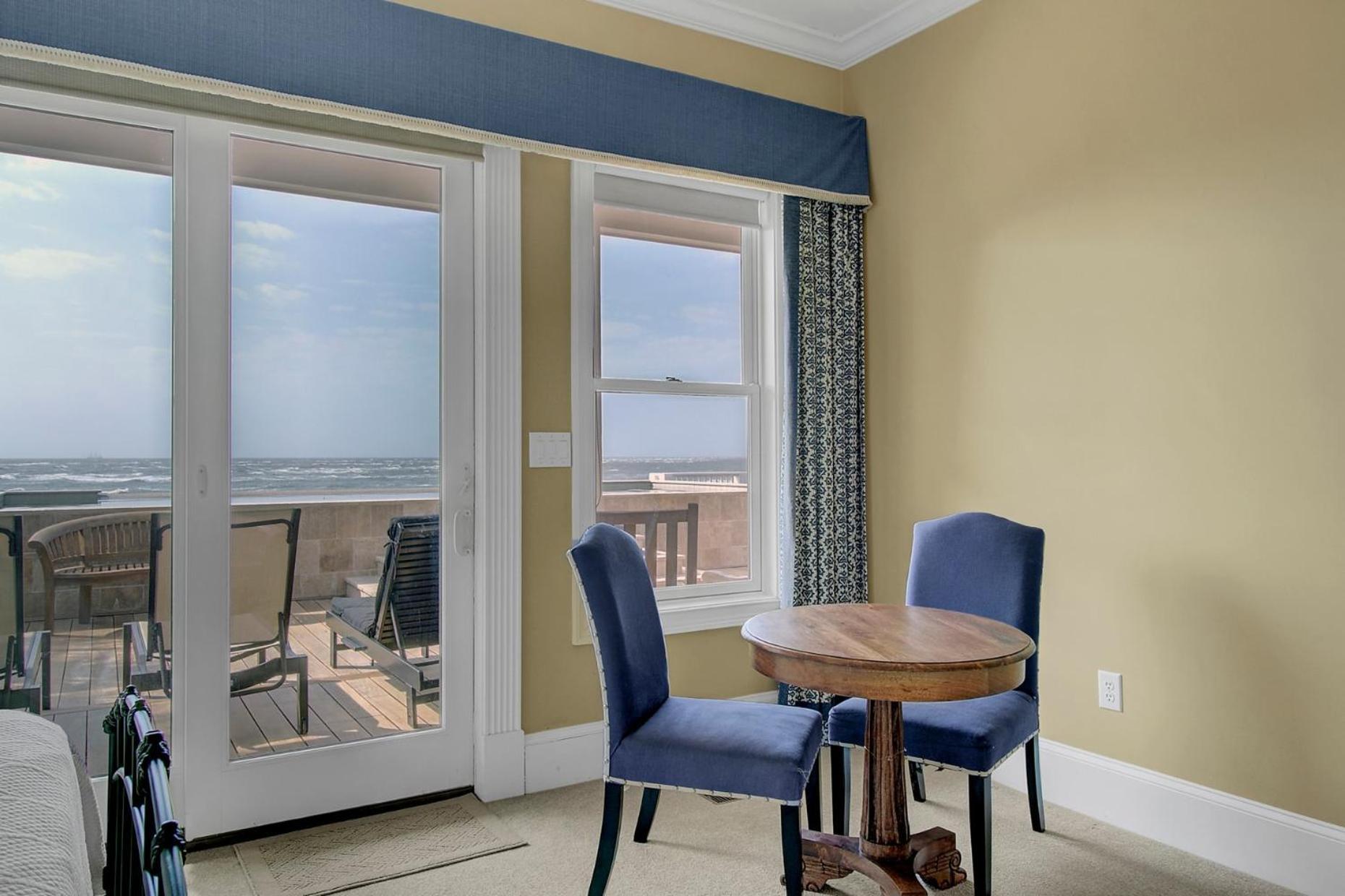 114 Ocean Boulevard By Avantstay Beachfront Putting Green Volleyball Court Infinity Pool サリバンズアイランド エクステリア 写真